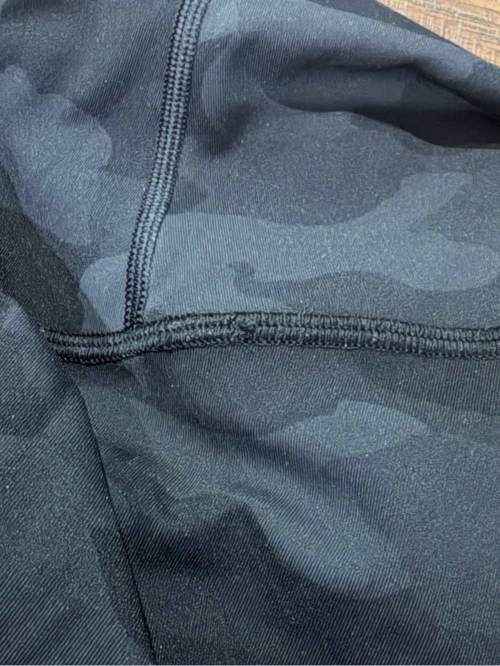 lululemon athletica Women's Black Camouflage Leggings Size 4 - Picture 5 of 9